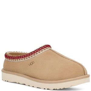 New with Box Ugg Tasman Sand/Dark Cherry size 6